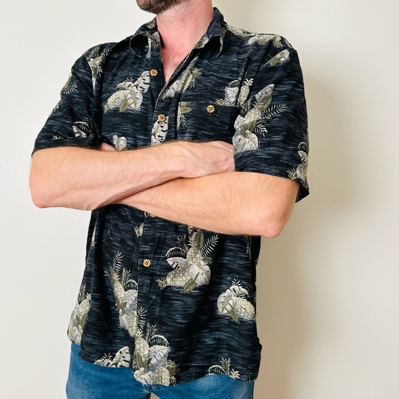 Paradise Coves Silk Paradise Tropical Short Sleeve Collared button down shirt - Picture 2 of 6